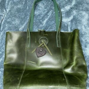 Stylish Green Leather Tote